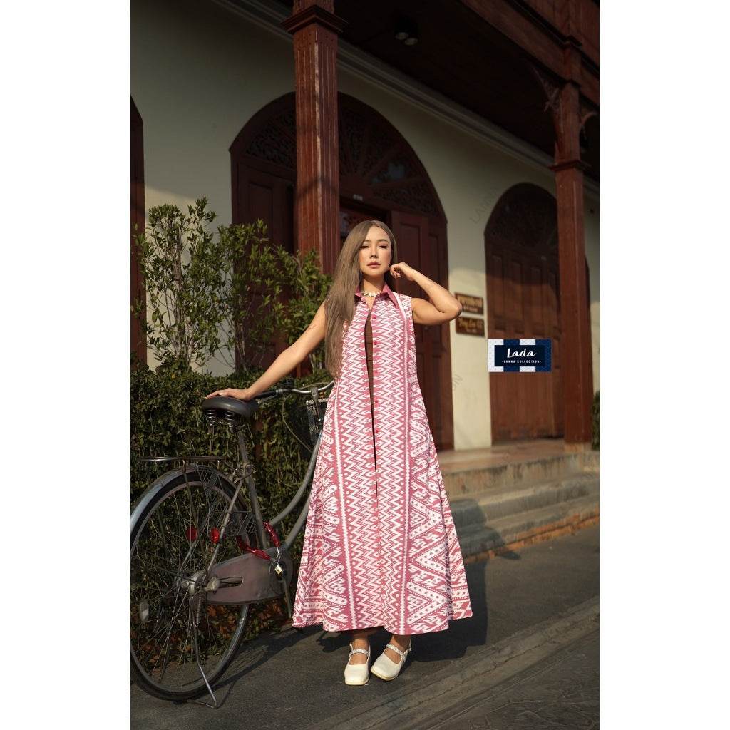 Long Sleeveless Wrap Coat with Lisa Print – Premium Cotton Fabric in 4 Colors | Oversized Front Button Kimono Style for Women One-Sake.com ชมพู / อก32-36 แดง / อก32-36 แดง / อก38-40 แดง / อก32-36-แดง / อก38-40-ชมพู / อก32-36-ชมพู / อก38-40-กรม / อก32-36-กรม / อก38-40-ดำ / อก32-36-ดำ / อก38-40-