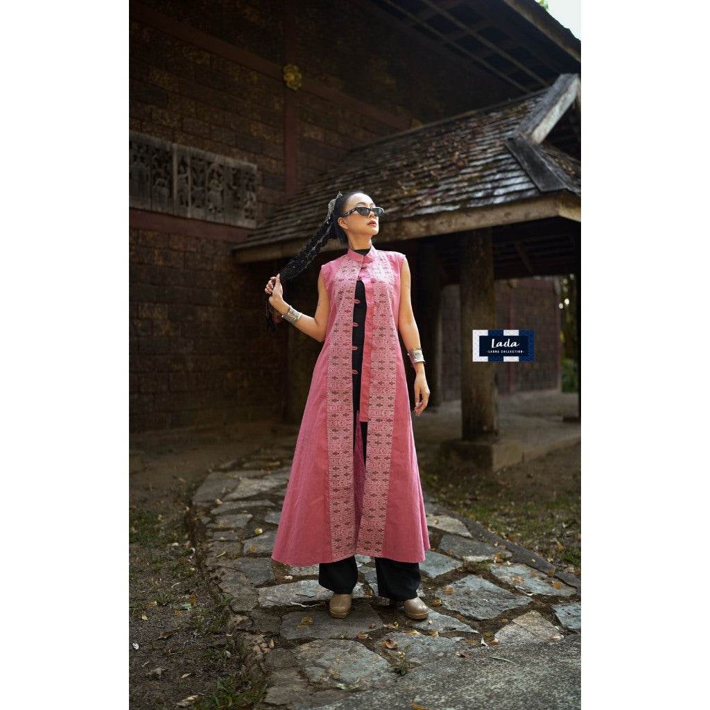 New Long Pink Pikul Flower Print Wrap Coat – Traditional Lanna Cotton Fabric | 2 Sizes for Women (32–40” Bust) One-Sake.com ชมพู / อก32-36 ชมพู / อก38-40 ชมพู / อก32-36-ชมพู / อก38-40-