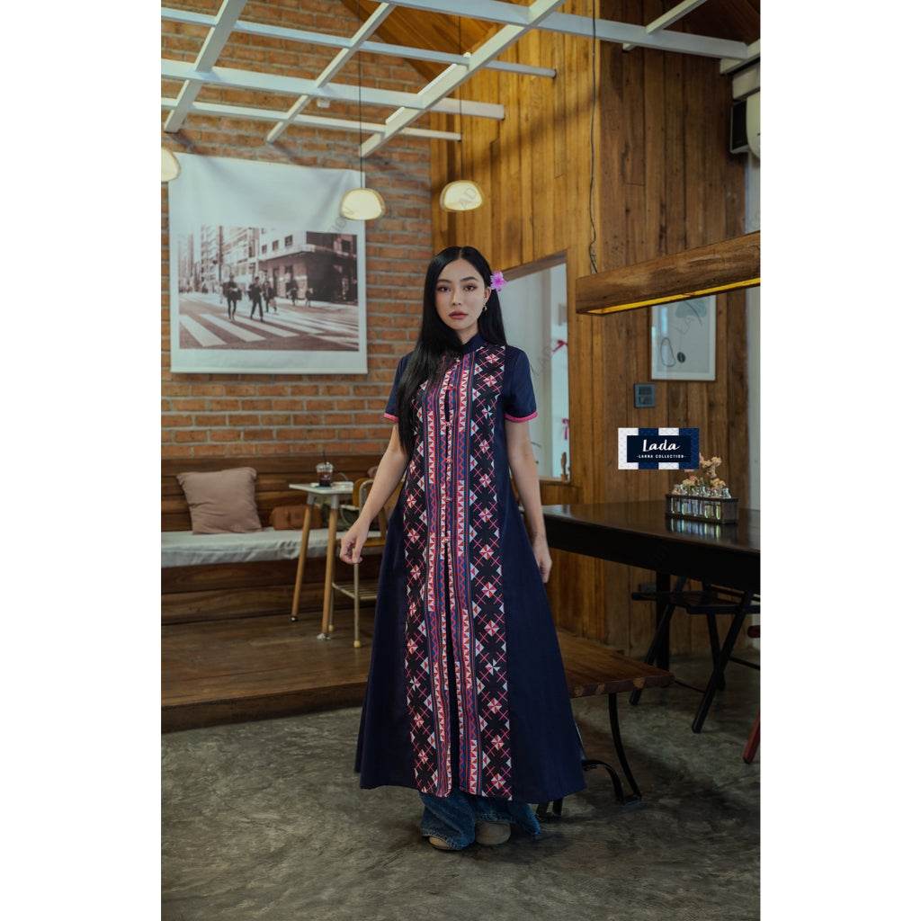 New Hmong Zigzag Pattern Long Cotton Wrap Coat – Handwoven Fabric in M &amp; XL Sizes | Traditional Thai Ethnic Outfit for Women One-Sake.com อก32-36 อก38-40 อก32-36-อก38-40-