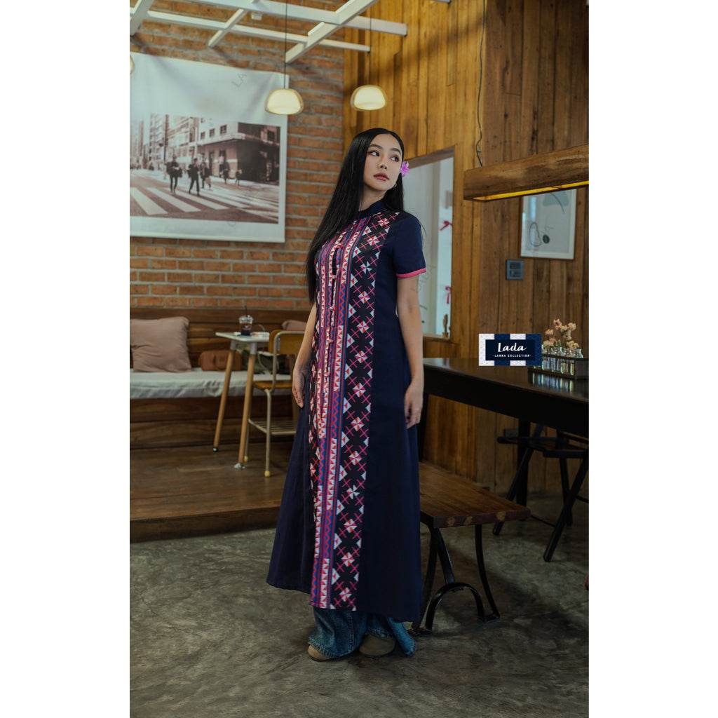 New Hmong Zigzag Pattern Long Cotton Wrap Coat – Handwoven Fabric in M &amp; XL Sizes | Traditional Thai Ethnic Outfit for Women One-Sake.com อก32-36 อก38-40 อก32-36-อก38-40-