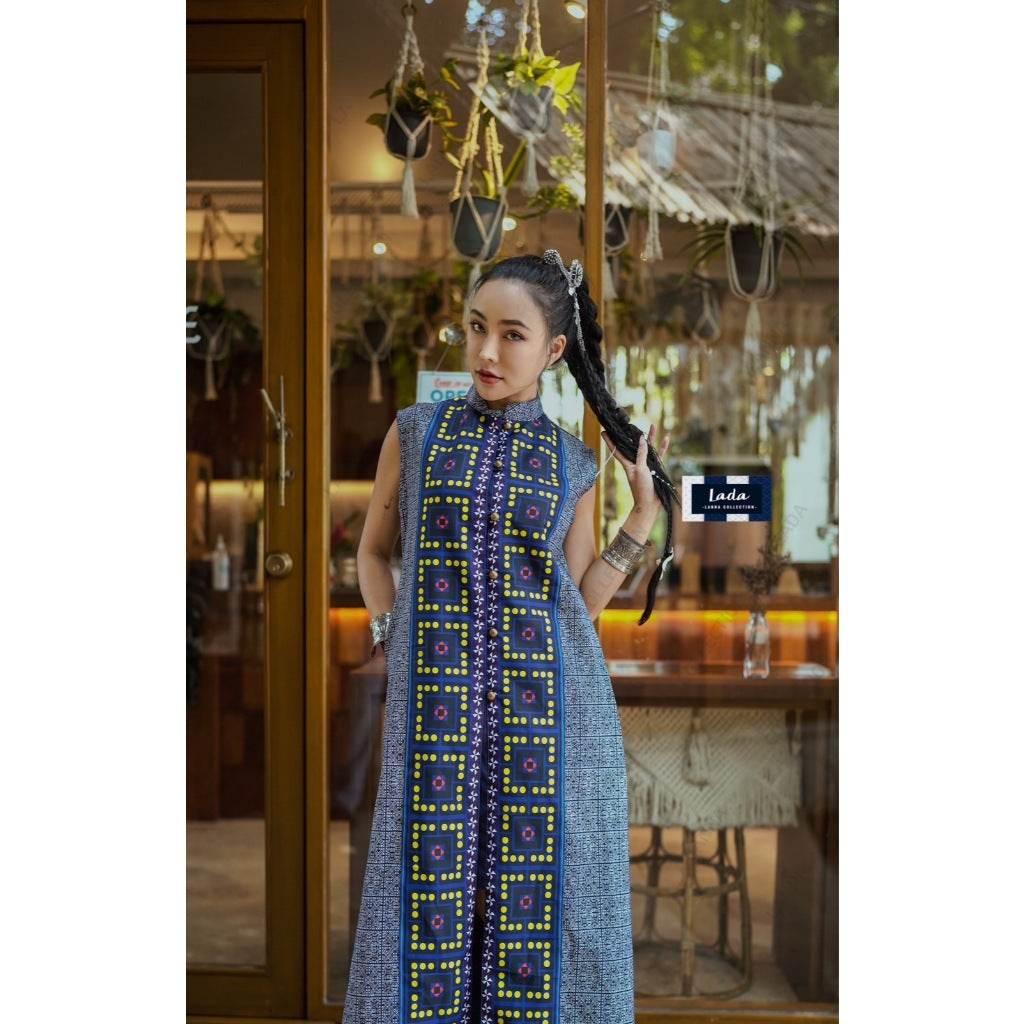 Elegant Cotton Cape for Women – Long Sleeveless Wrap with Red Mongtajik Pattern | Hand Wash Only