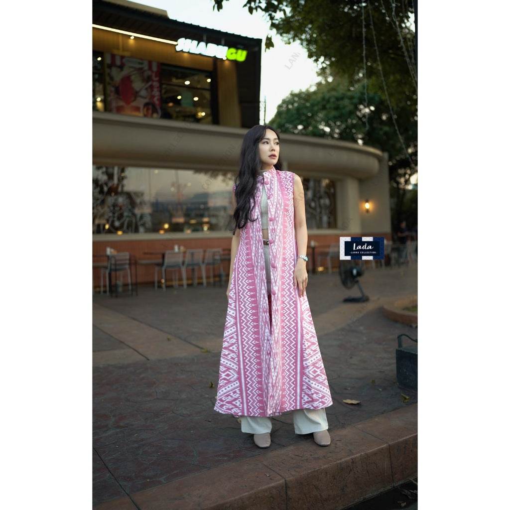 New Lisa Print Long Cotton Wrap Coat – 3 Colors | Hand Wash Only – S–XL Sizes for Women One-Sake.com แดง / อก32-36 กรม / อก32-36 กรม / อก38-40 กรม / อก32-36-กรม / อก38-40-แดง / อก32-36-แดง / อก38-40-ชมพู / อก32-36-ชมพู / อก38-40-