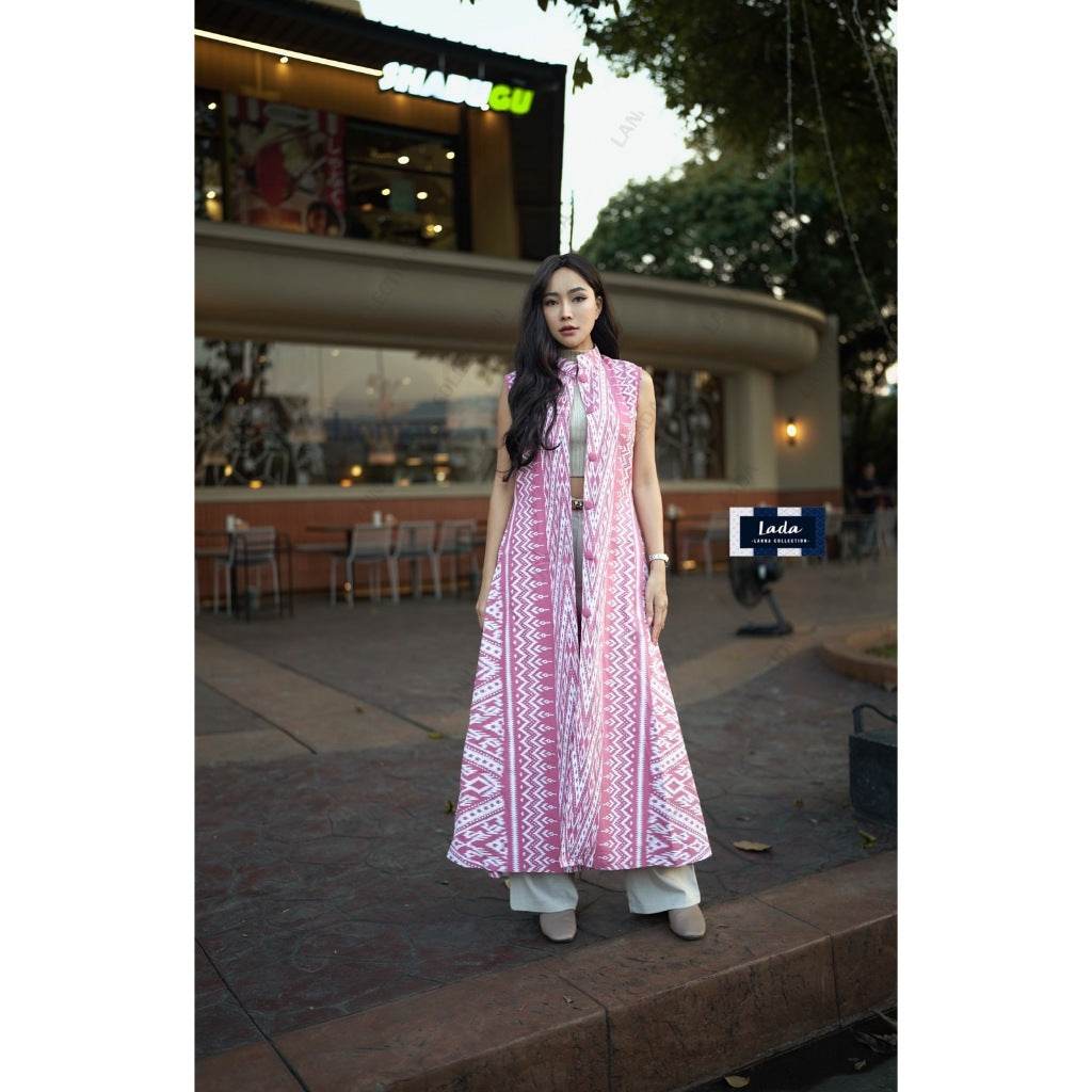 New Lisa Print Long Cotton Wrap Coat – 3 Colors | Hand Wash Only – S–XL Sizes for Women One-Sake.com แดง / อก32-36 กรม / อก32-36 กรม / อก38-40 กรม / อก32-36-กรม / อก38-40-แดง / อก32-36-แดง / อก38-40-ชมพู / อก32-36-ชมพู / อก38-40-