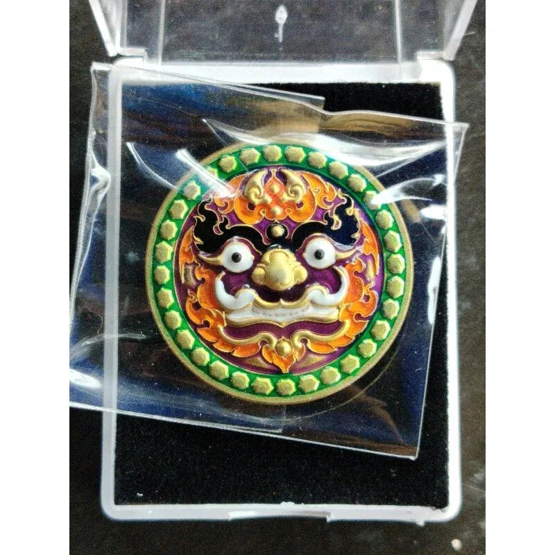 👹 THE MILLIONAIRE GUARDIAN: THAO WESSUWAN ✨ The Sovereign Commander: "Maha Techo" (Millionaire Wealth) Thao Wessuwan Coin – Kruba Siri x Luang Phor Rak Edition Gold plated with a lustrous sheen.