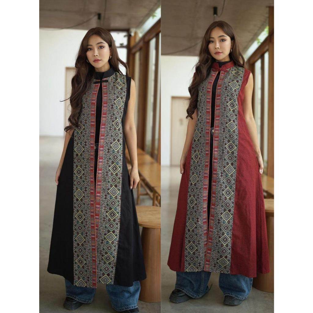New Long Woven Jacket with Paw Print Pattern – Black &amp; Red | 50 Inch Length for Women in M &amp; XL Sizes One-Sake.com แดง / อก32-36 ดำ / อก32-36 ดำ / อก38-40 ดำ / อก32-36-ดำ / อก38-40-แดง / อก32-36-แดง / อก38-40-