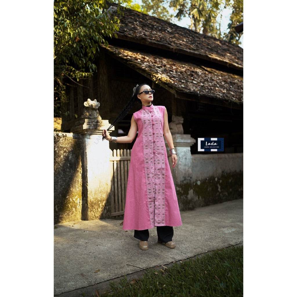 New Long Pink Pikul Flower Print Wrap Coat – Traditional Lanna Cotton Fabric | 2 Sizes for Women (32–40” Bust) One-Sake.com ชมพู / อก32-36 ชมพู / อก38-40 ชมพู / อก32-36-ชมพู / อก38-40-