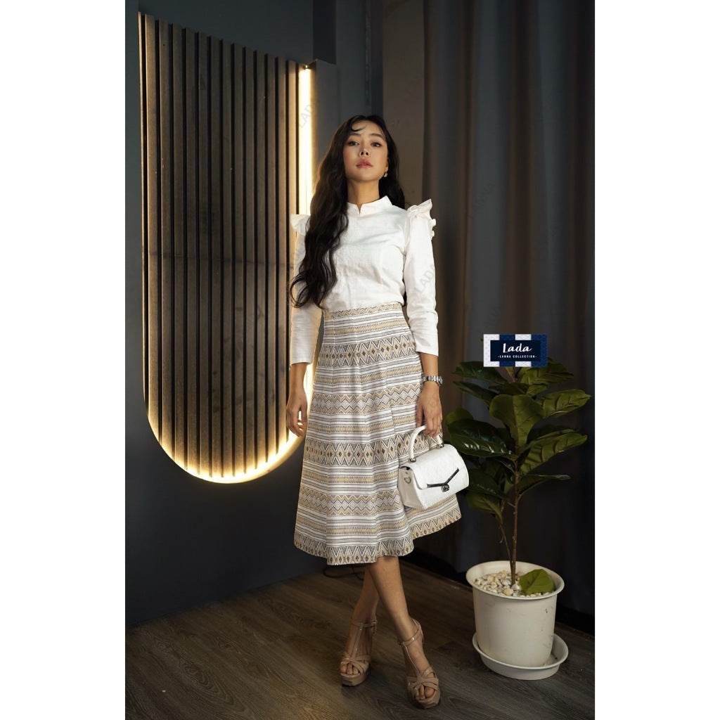 Thai Wing Sleeve Blouse & 10-Piece Floral Skirt Set – Navy & White Temple Print | Cotton Outfit for Women One-Sake.com ดอกแก้วสีกรม / L ดอกแก้วสีกรม / S ดอกแก้วสีกรม / M ดอกแก้วสีกรม / S-ดอกแก้วสีกรม / M-ดอกแก้วสีกรม / L-ดอกแก้วสีกรม / XL-ไปวัดสีขาว / S-ไปวัดสีขาว / M-ไปวัดสีขาว / L-ไปวัดสีขาว / XL-
