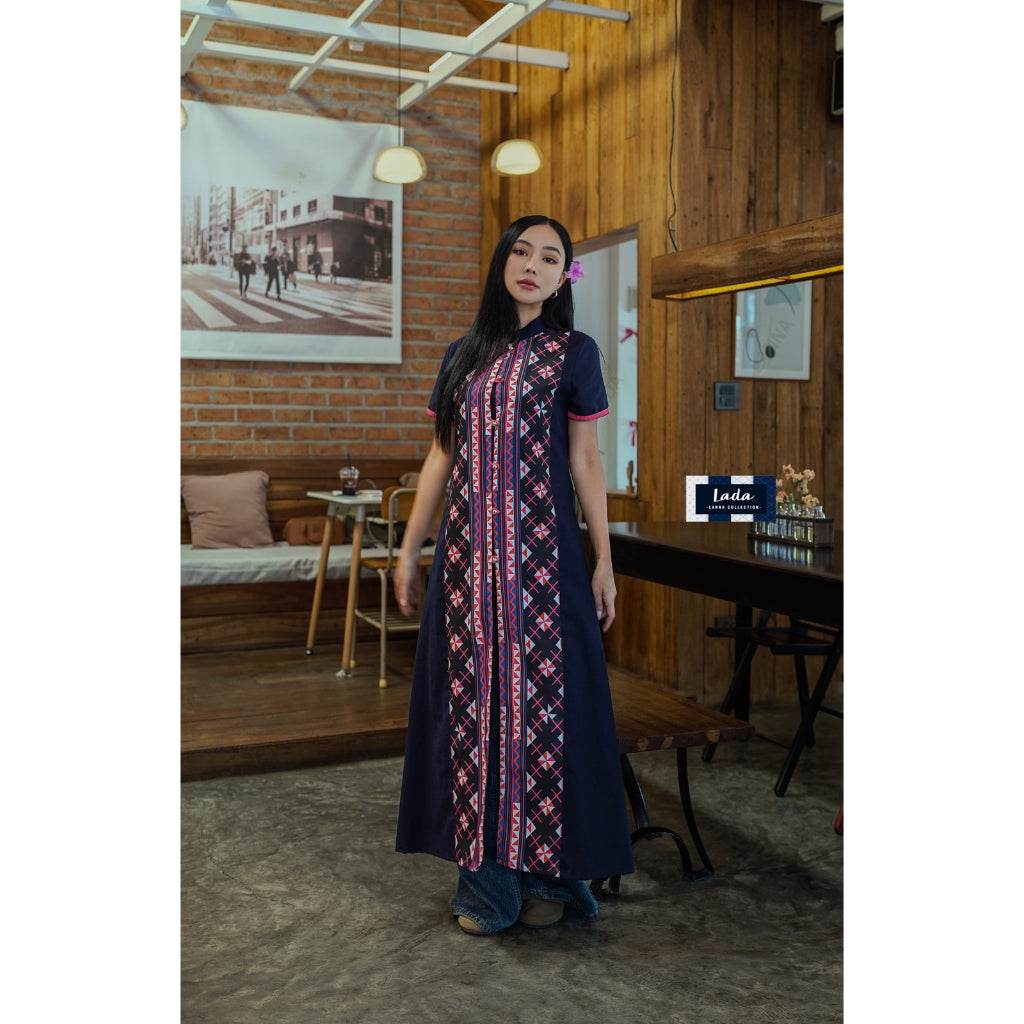 New Hmong Zigzag Pattern Long Cotton Wrap Coat – Handwoven Fabric in M &amp; XL Sizes | Traditional Thai Ethnic Outfit for Women One-Sake.com อก32-36 อก38-40 อก32-36-อก38-40-