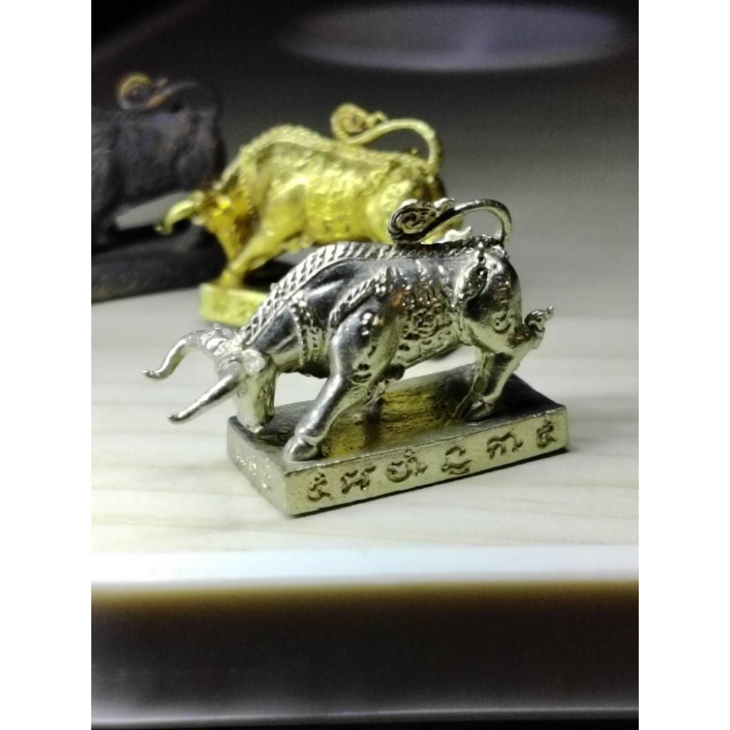 🦬 Wua Thanu Saturn 5 "Maha Pror Maha Gun" Edition – Supreme Victory & Ultimate Protection Amulet (Ratchaburi 2020)