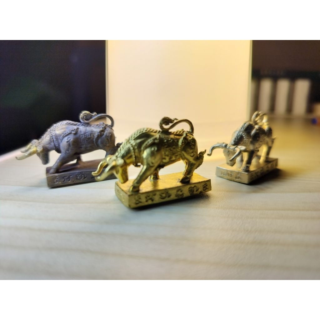 🦬 Wua Thanu Saturn 5 "Maha Pror Maha Gun" Edition – Supreme Victory & Ultimate Protection Amulet (Ratchaburi 2020)