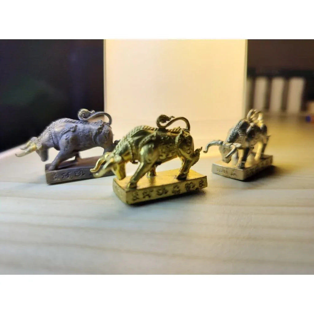 🦬 Wua Thanu Saturn 5 "Maha Pror Maha Gun" Edition – Supreme Victory & Ultimate Protection Amulet (Ratchaburi 2020)
