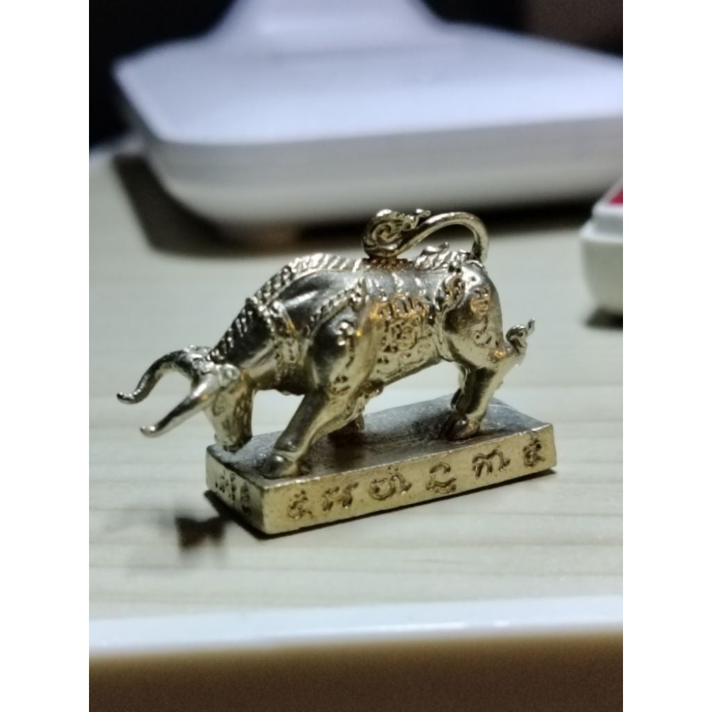 🦬 Wua Thanu Saturn 5 "Maha Pror Maha Gun" Edition – Supreme Victory & Ultimate Protection Amulet (Ratchaburi 2020) silvery white