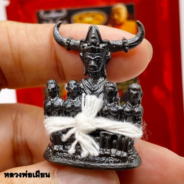 ✨ Imperial Golden-Horned Sovereign "Phaya Khao Kham" (Lanna Khun Paen Edition): Sacred Ancient Metal Talisman with "Sow-Long" Enchantment Herbs and Wealth-Fetching Takrut by Luang Phor Mian, Wat Janeang (2026 High-Vibe Masterpiece)