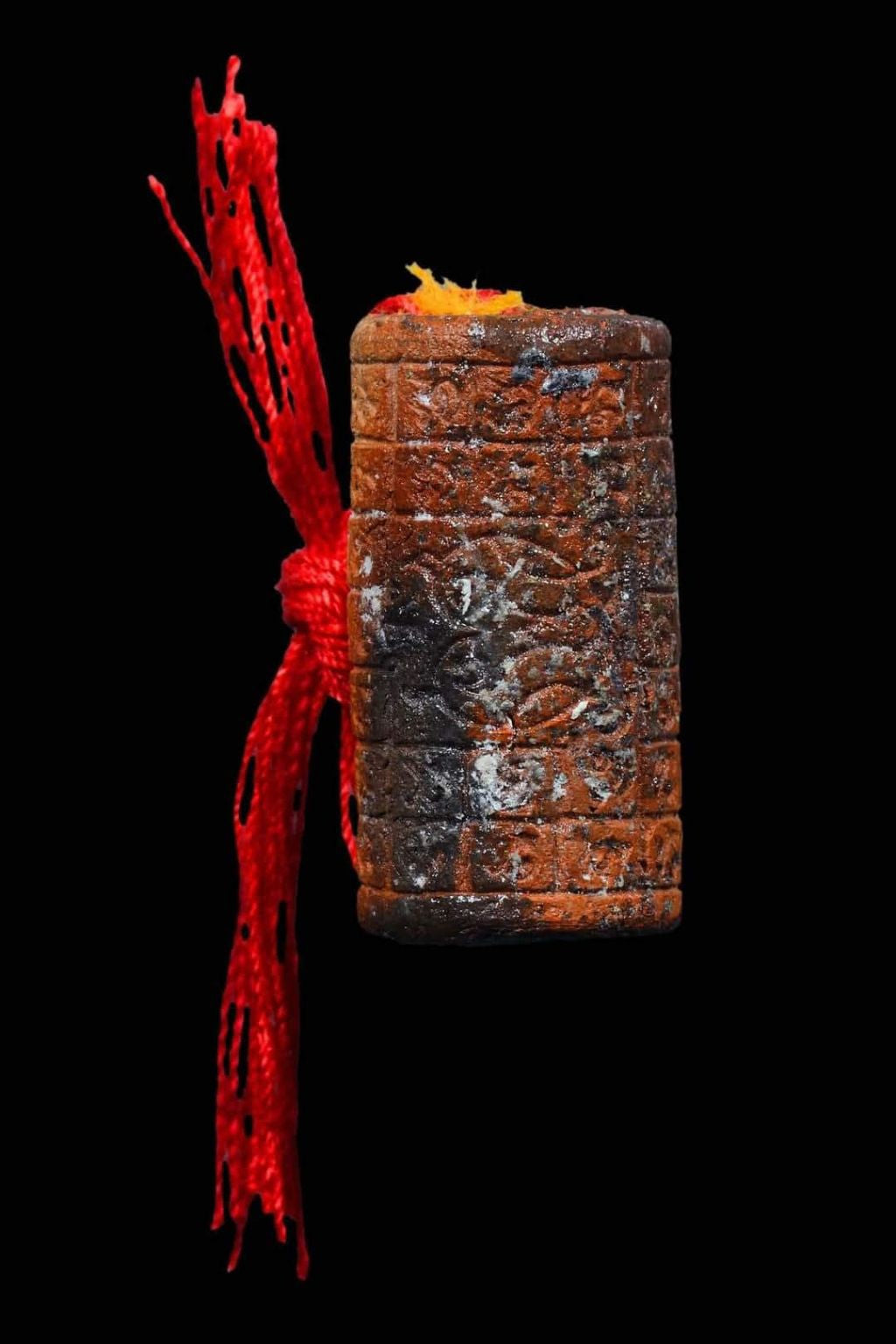✨ Sarika Love Enchantment Takrut – Luang Pu Sak Samahito 8 Buddha Lords Fired Clay Amulet for Irresistible Charm & Attraction 🕊️
