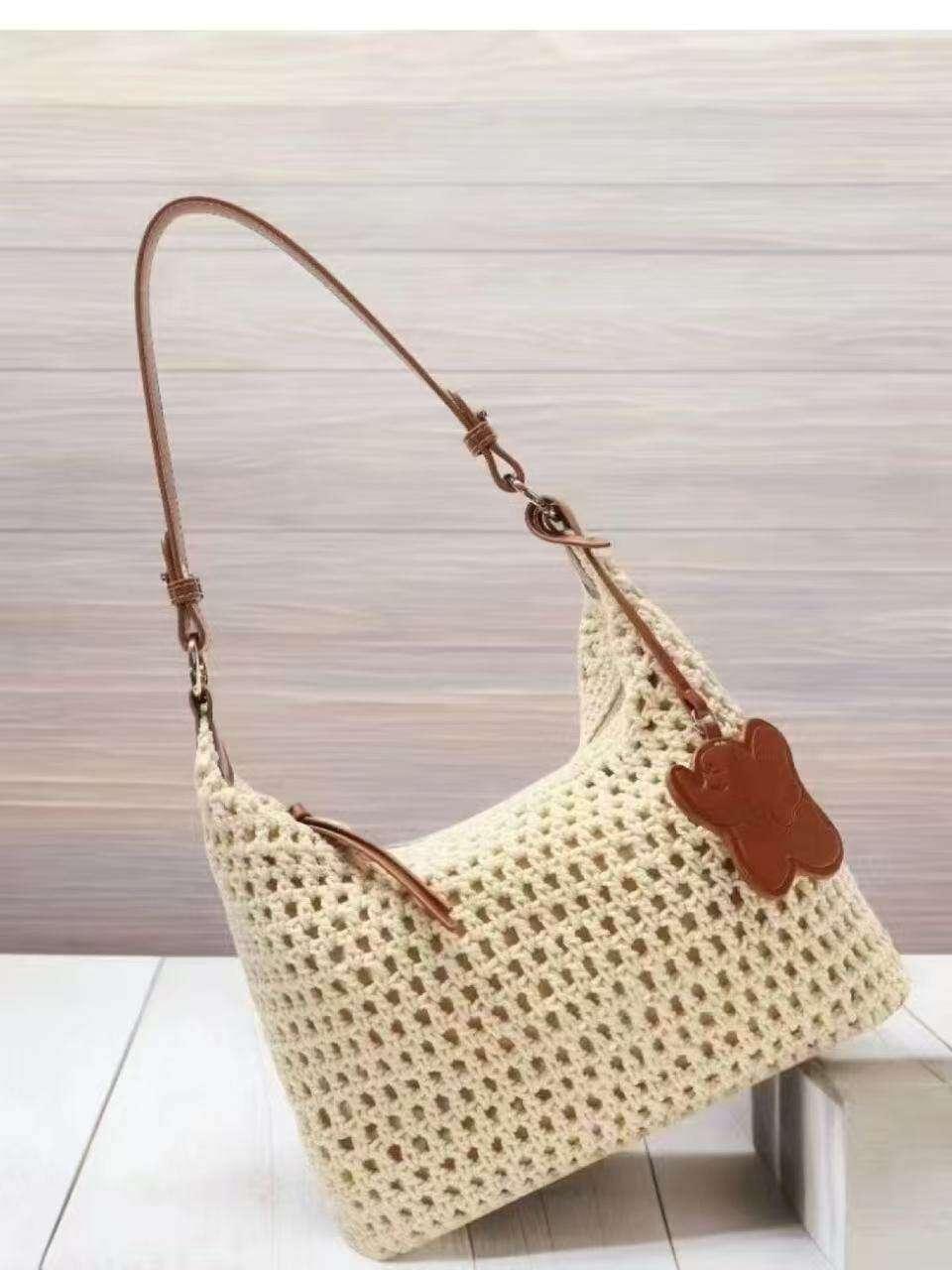 New Korean Crochet Cotton Rope Bag for Women – Compact 18x26cm Crossbody with Tassel Charm