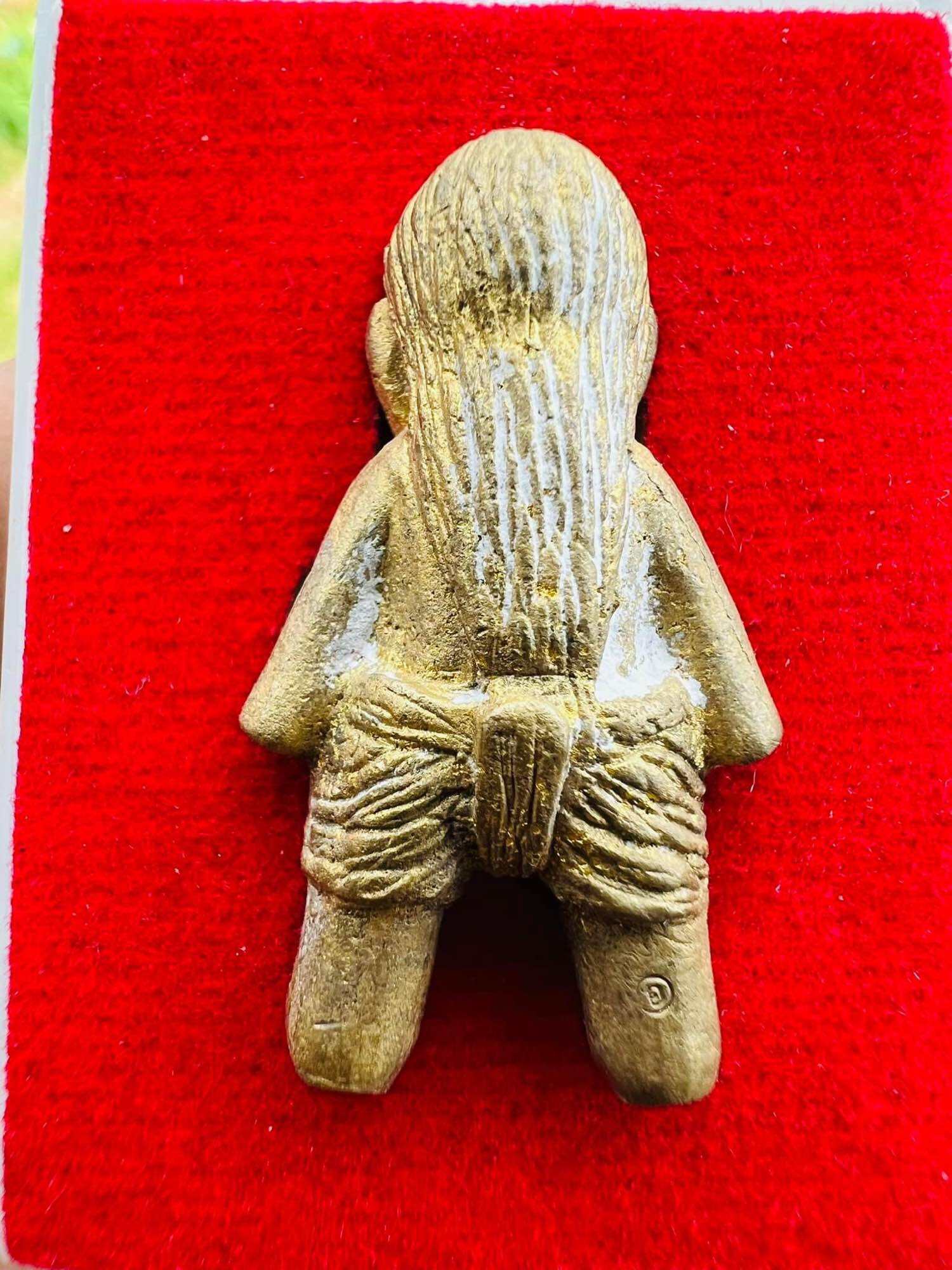 Hoon Payon ancient Thai guardian doll bronze kneeling figurine with long hair on red velvet