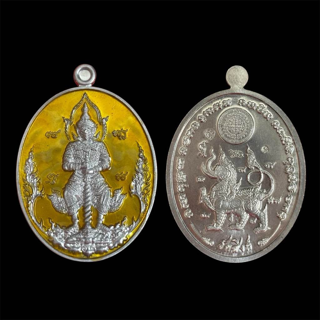 Thao Wessuwan Thai Flag Amulet - Unique Craftsmanship and Rich Cultural Significance เหลือง