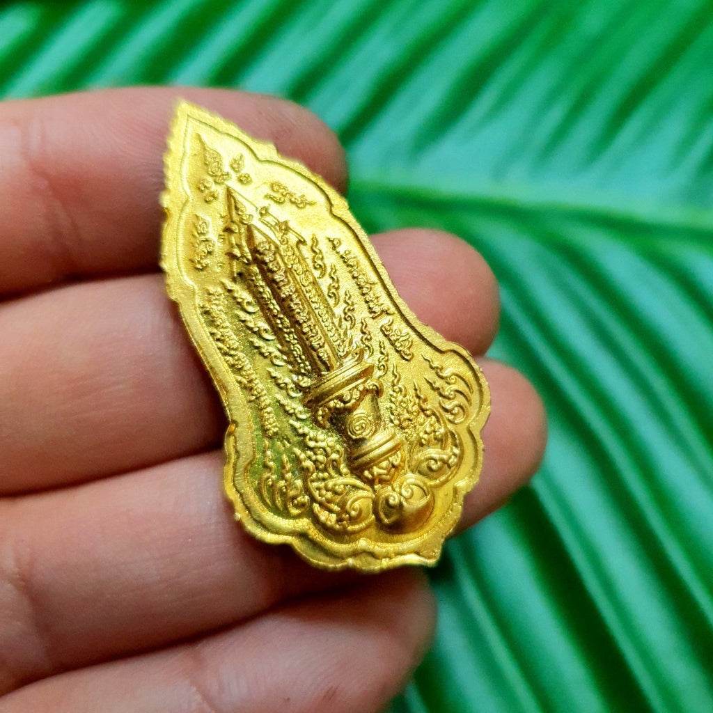 Thao Wessuwan Amulet for Wealth, Power, and Prosperity Enhancement