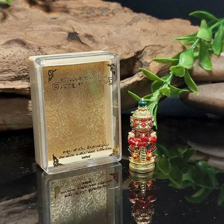 Premium Thao Wessuwan Wealth Amulet – Blessed by Kru Ba Kamphan for Prosperity and Abundance กะไหล่ทองลงยากายแดง