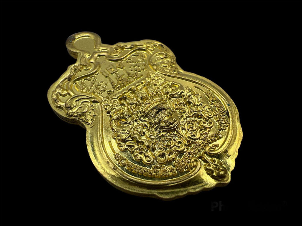 ✨ First Edition Thao Wessuwan Medal – Enamelled Sacred Coin by Luang Pho Sai, Buriram | Multicolor Gold Alloy