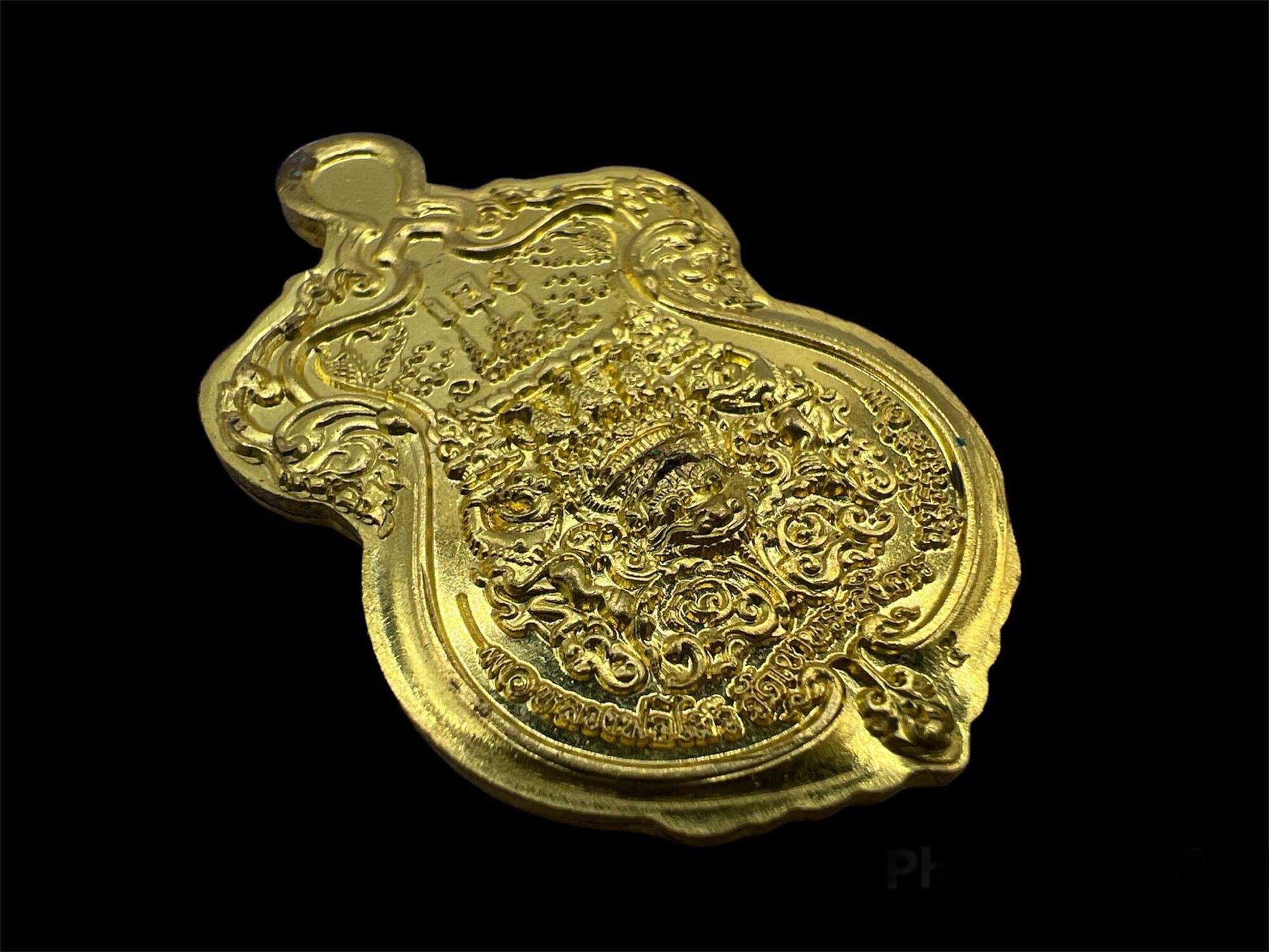 ✨ First Edition Thao Wessuwan Medal – Enamelled Sacred Coin by Luang Pho Sai, Buriram | Multicolor Gold Alloy