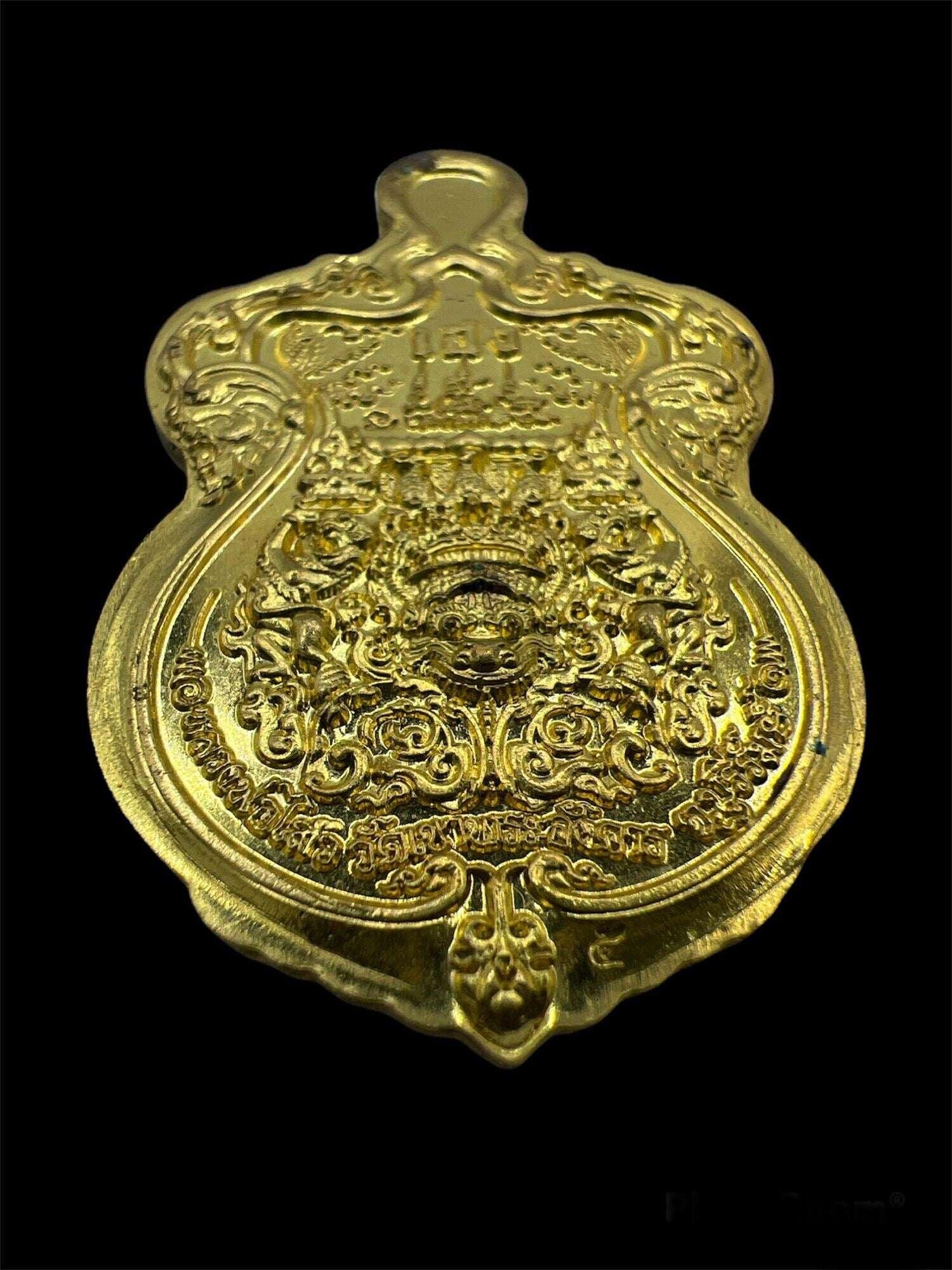 ✨ First Edition Thao Wessuwan Medal – Enamelled Sacred Coin by Luang Pho Sai, Buriram | Multicolor Gold Alloy
