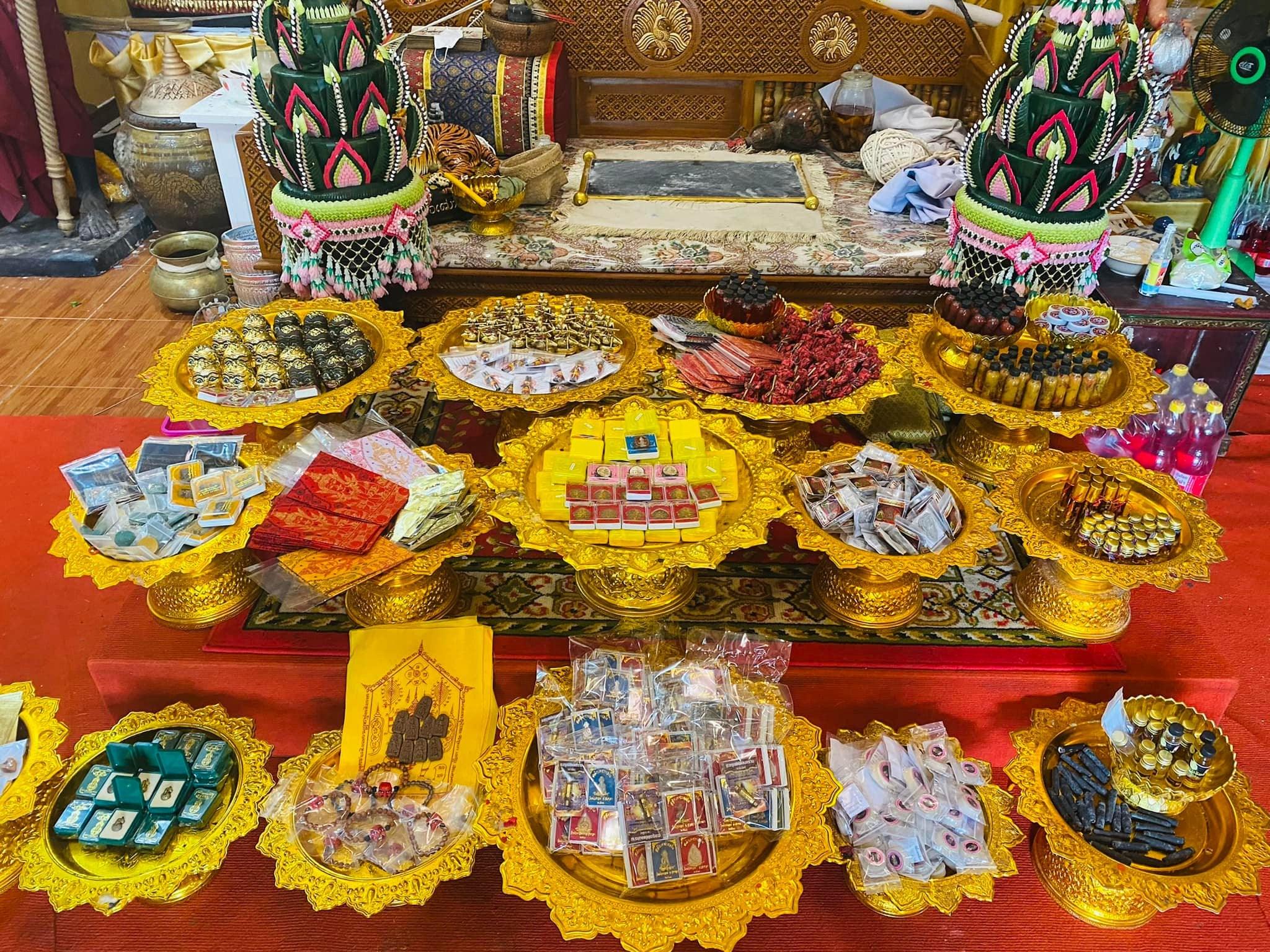 Thai Buddhist Charm Oil for Loving Kindness - Sacred Vilarsawat Oil