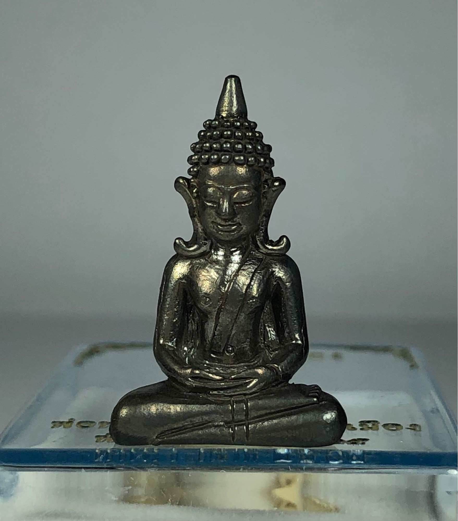 Thai Buddhist Amulet Statue Phra Kao Muaeng for Spiritual Protection and Safeguarding
