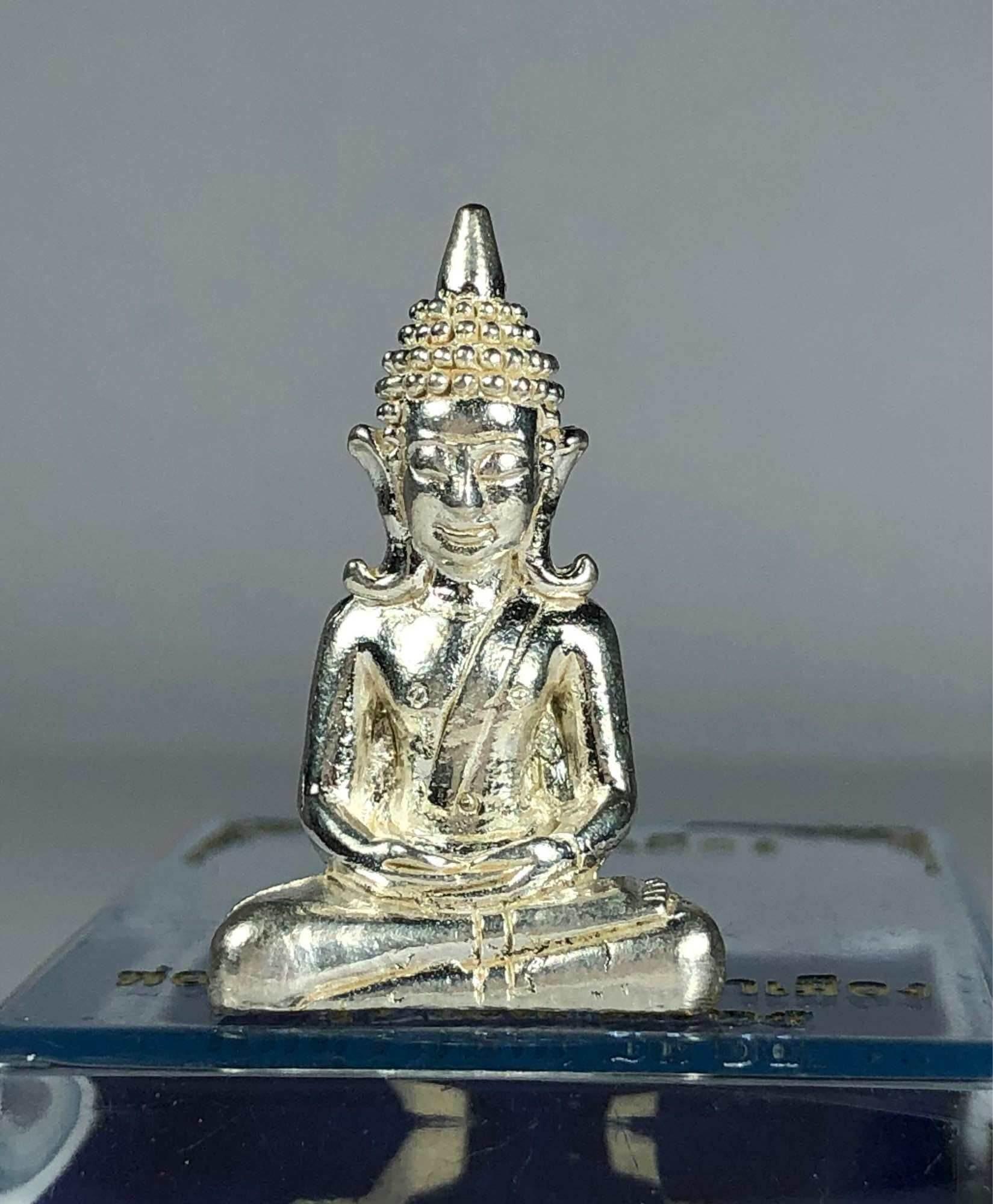 Thai Buddhist Amulet Statue Phra Kao Muaeng for Spiritual Protection and Safeguarding Pure silver
