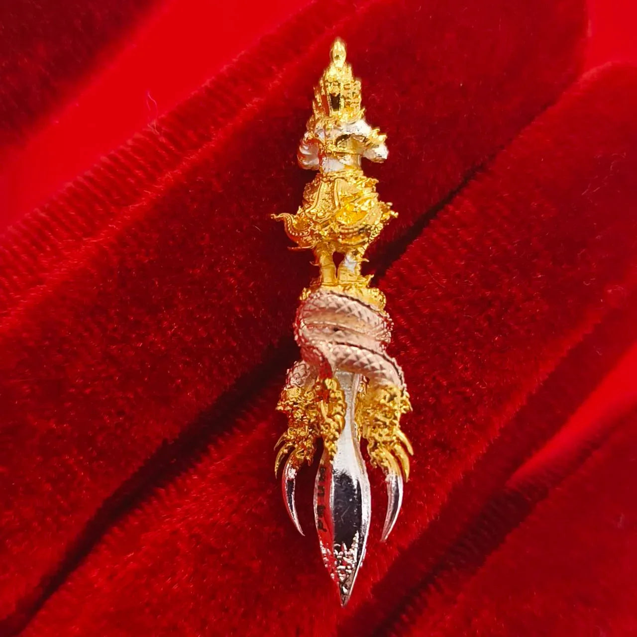 Thai Guardian Amulet Klang Setthi Edition - Vajra Thao Wessuwan Talismans for Protection and Prosperity