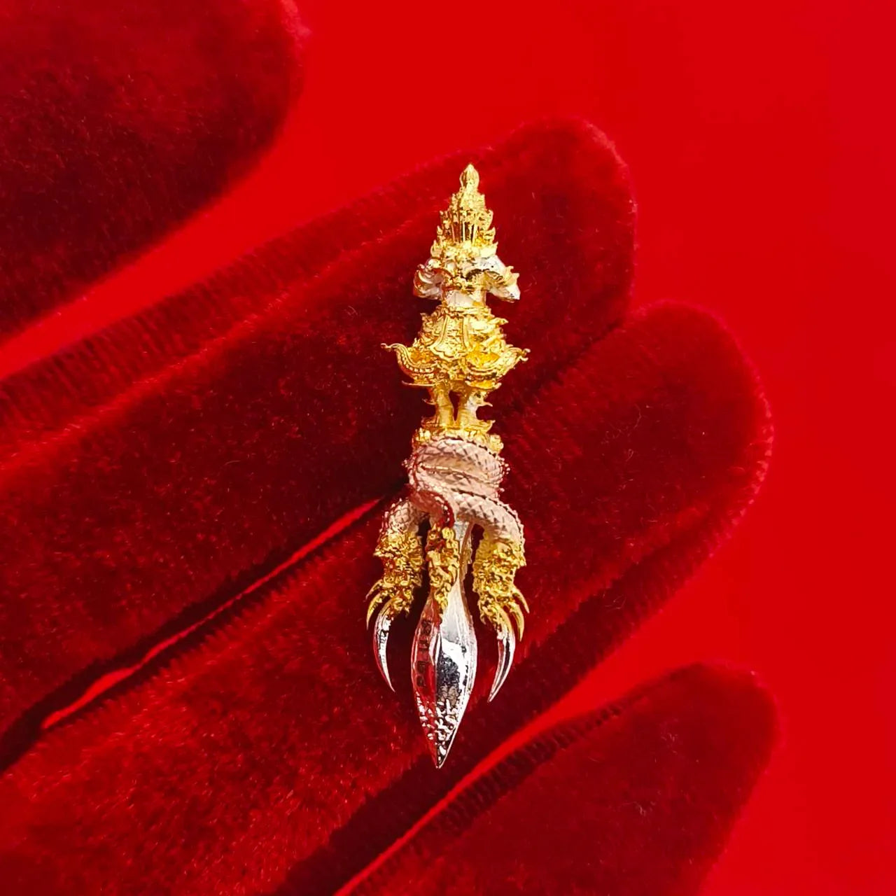 Thai Guardian Amulet Klang Setthi Edition - Vajra Thao Wessuwan Talismans for Protection and Prosperity