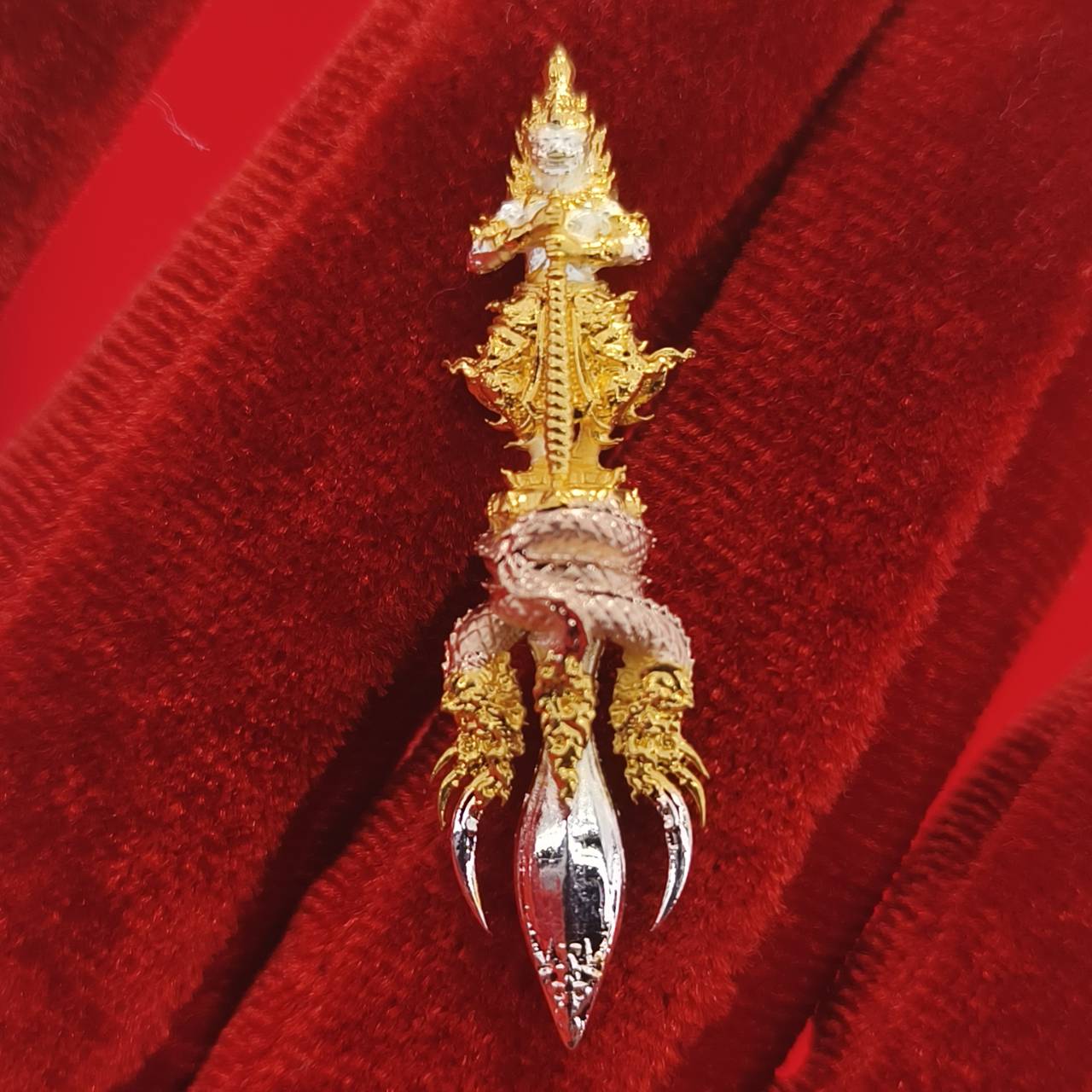 Thai guardian amulet Klang Setthi edition featuring intricate gold and silver details for protection and good fortune