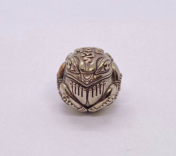 Thai Lucky Frog Charm for Wealth, Prosperity, and Good Fortune White gold
