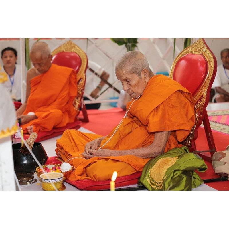 Thai Lucky Rabbit Amulet - Limited Edition Golden Wealth Charm for Prosperity