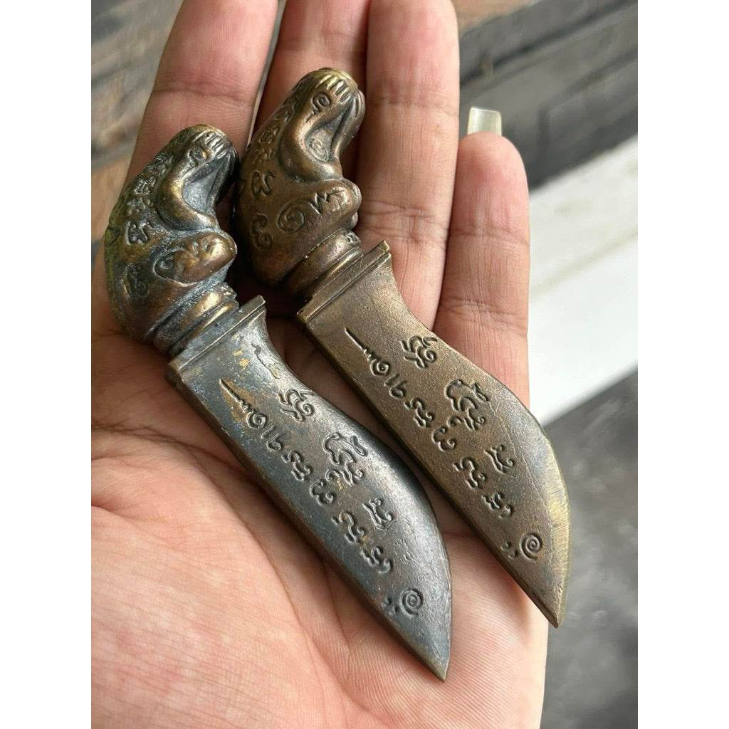 Thai Blessing Knife Amulet for Enhanced Spiritual Protection and Wellness