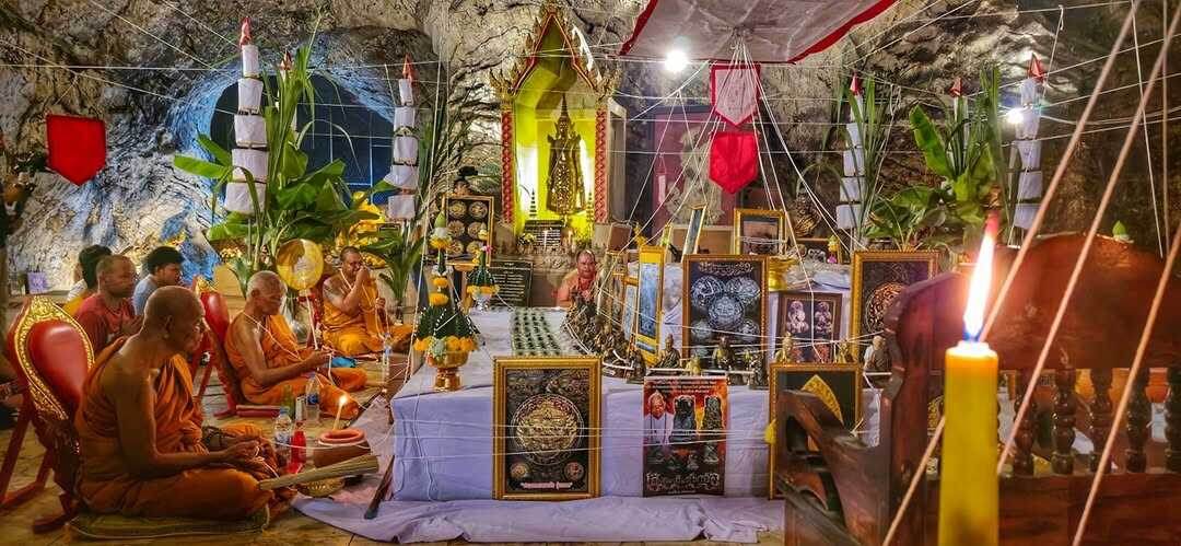 Phaya Sing Amulet - Maha Mongkol Kao O, Blessed by 9 Esteemed Monks in Sacred Ceremony