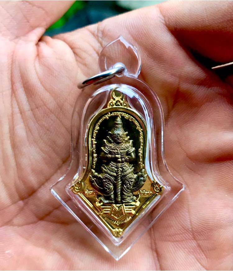 Thao Wes Suwan Amulet for Wealth - Authentic Thai Religious Decor for Prosperity