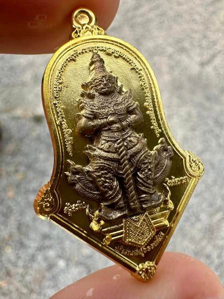 Thao Wes Suwan Amulet for Wealth - Authentic Thai Religious Decor for Prosperity