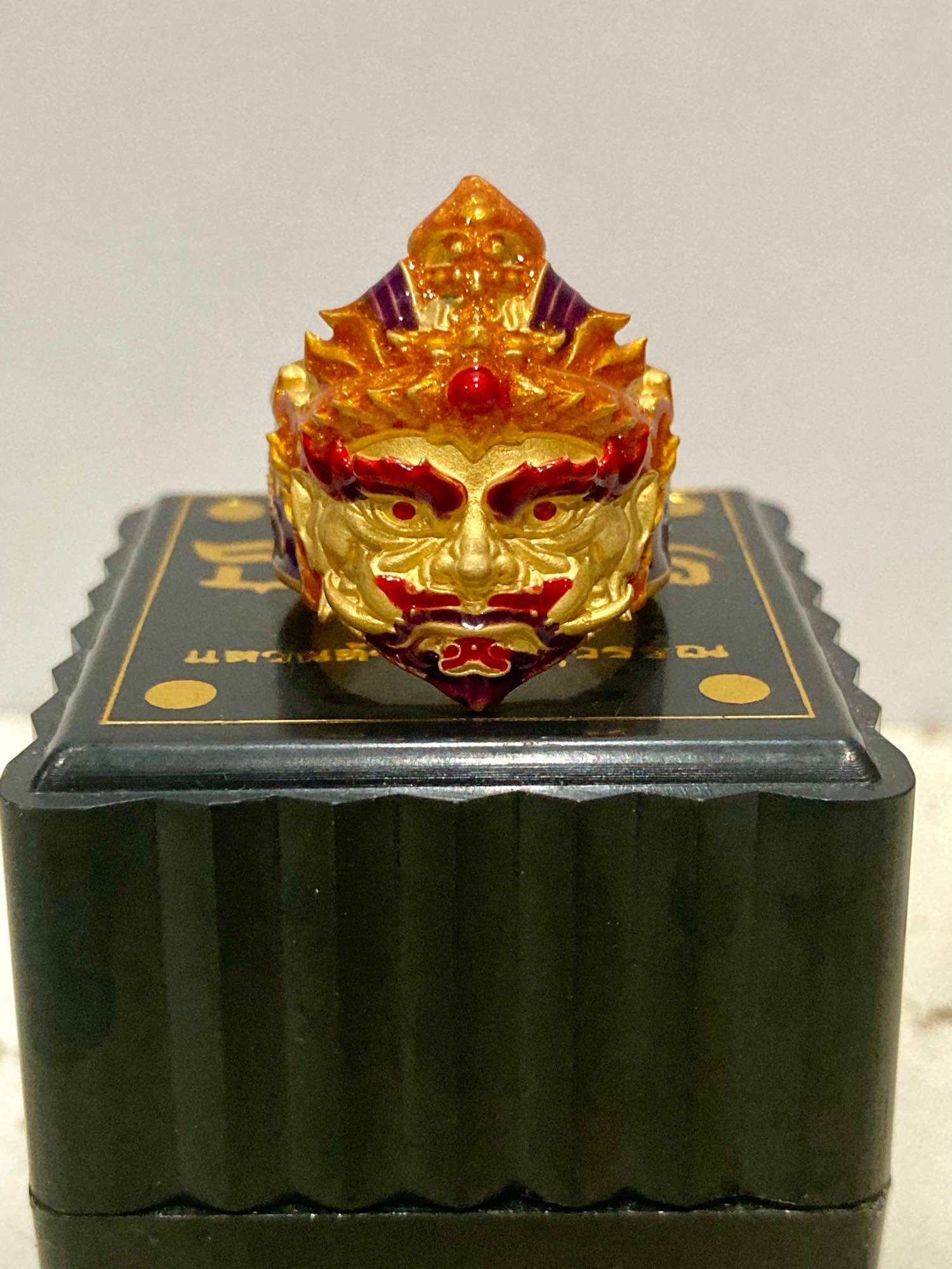 Thao Wessuwan protection ring in gold and purple design for spiritual and decorative charm