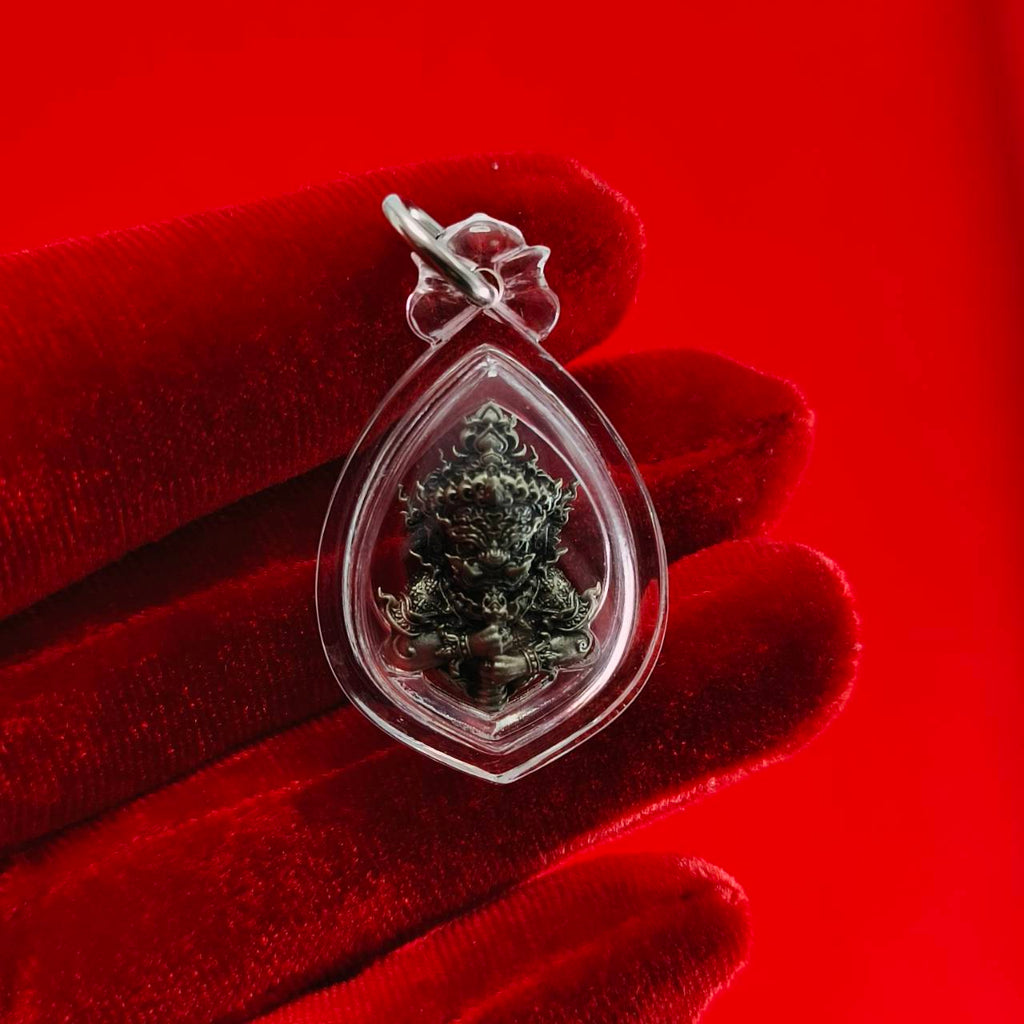 Thao Wessuwanno amulet encased in clear resin, ideal for spiritual decoration and protection