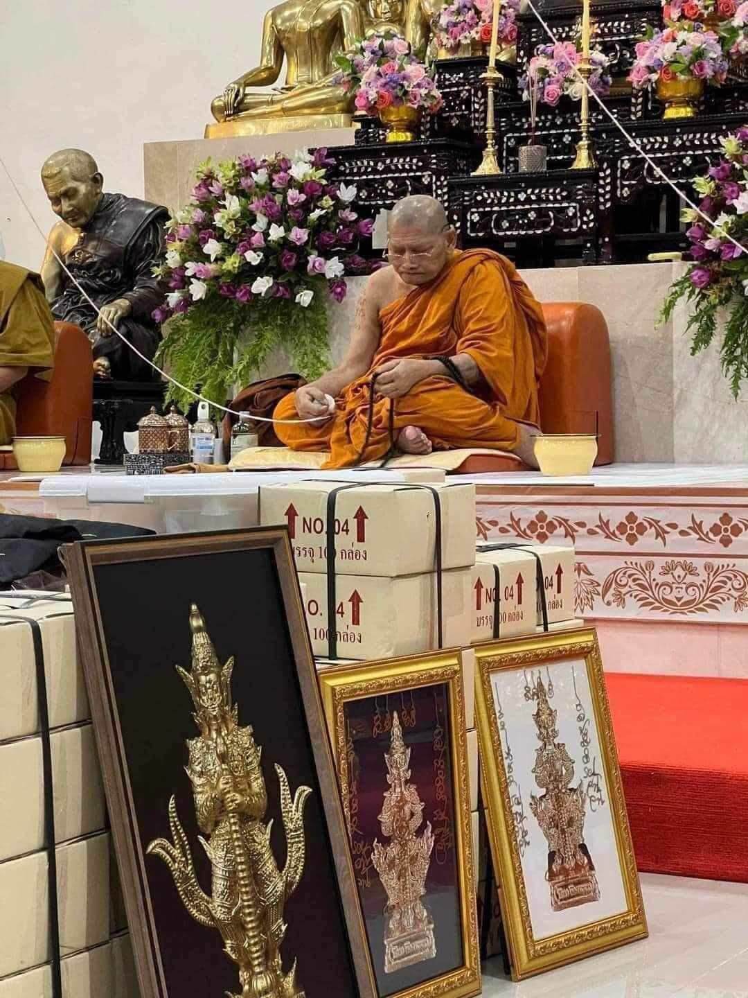 Thao Wetsuwan Amulet Figurine - First Edition Unique Spiritual Decor