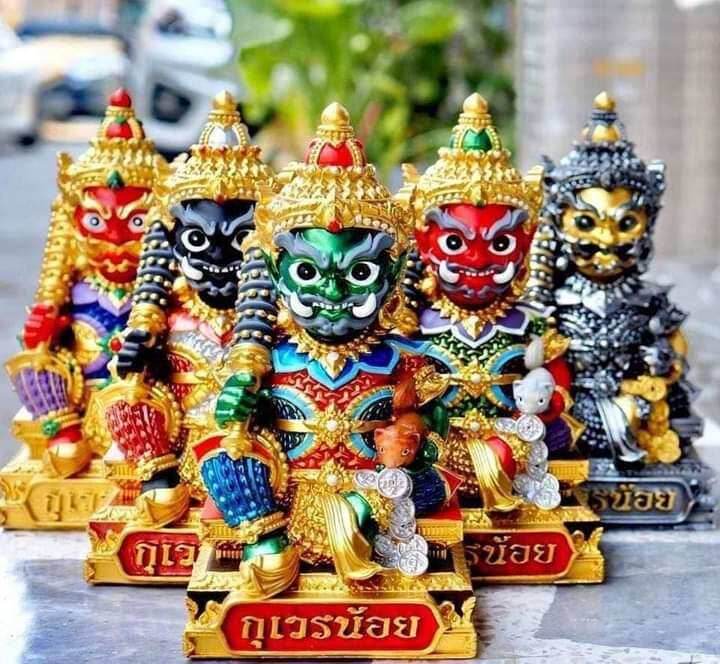 Thao Wetsuwan Wealth Amulet Figurine - Thai Prosperity Blessing Statue