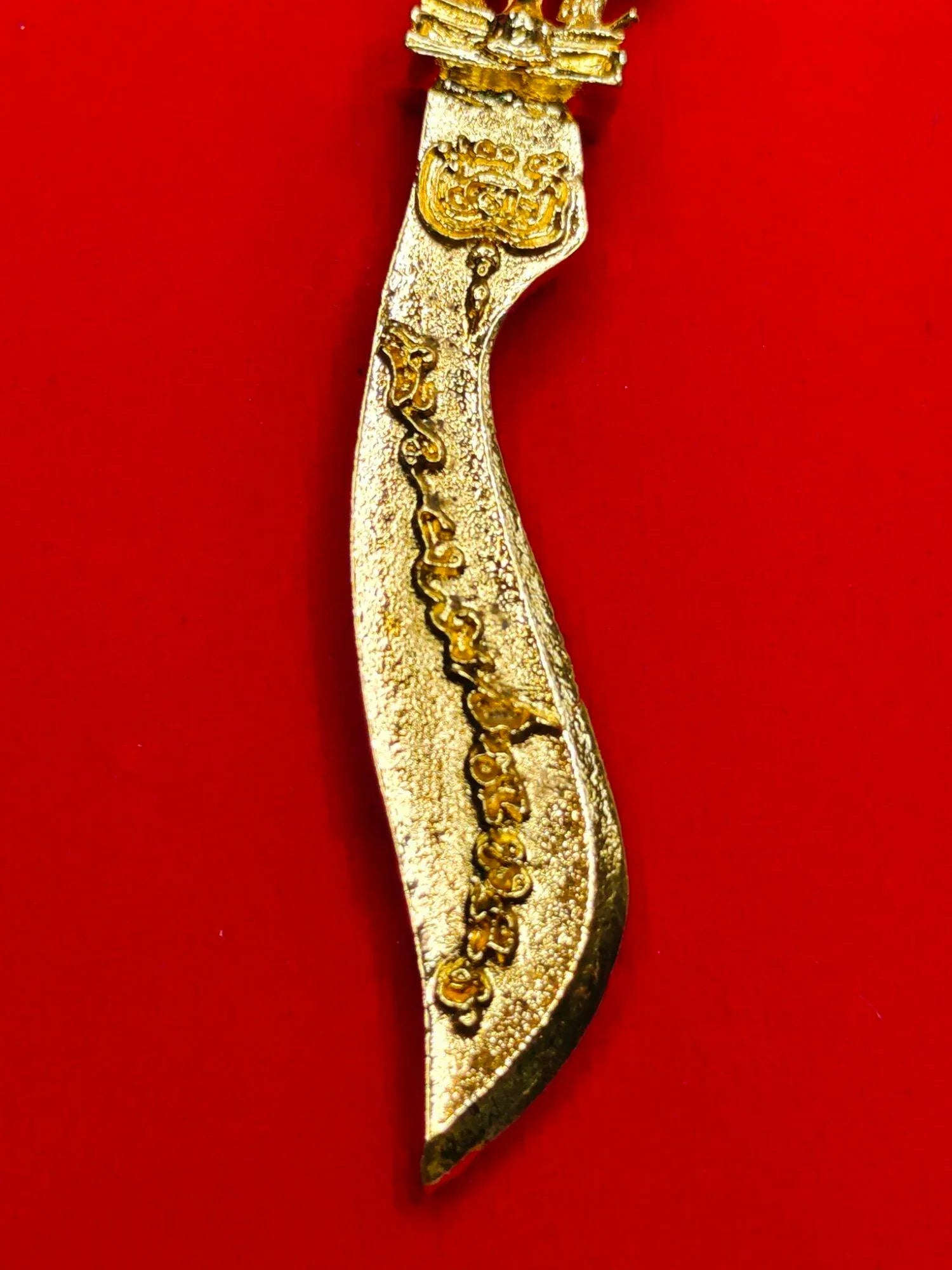 🗡️ The "Demon Slayer" Knife: Auspicious Rattan Cutter by Phor Than Phon (Wat Thung Nari, 2024) – Exorcise Bad Luck & Attract Wealth
