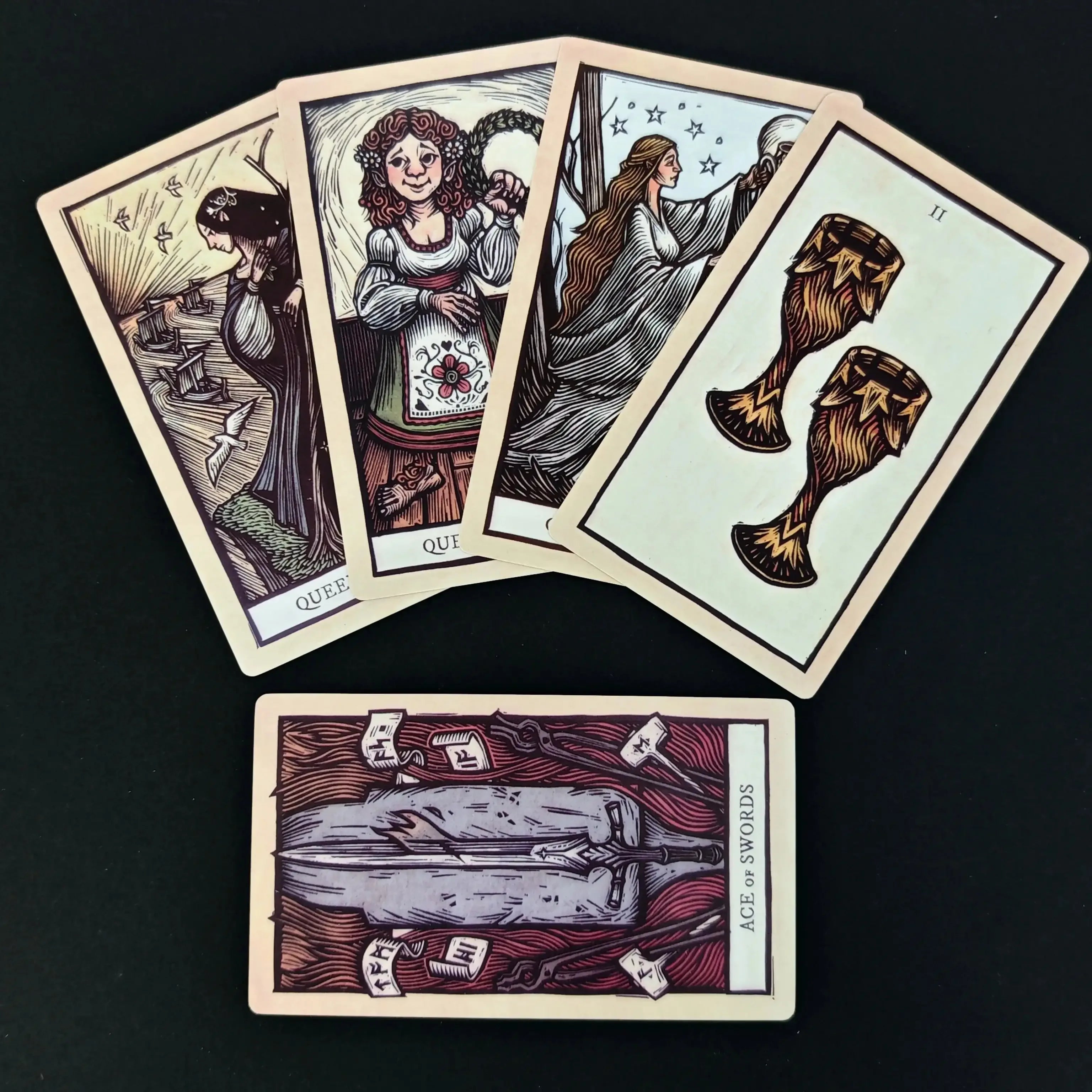 The Lord of The Rings Tarot – Iconic 78-Card Deck Featuring Classic Characters & Scenes from Middle-earth, Rider-Waite Inspired