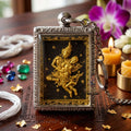 ✨ [The Sovereign of Celestial Allure: The 2026 Master-Edition] Sacred "Phet Phaya Thorn Um Nang" (The Divine Seducer of the Himmapan Forest) – Special "Ancient Occult Powder" Matrix – Master-Blessed by Luang Ta Ruam, Wat Khok Samran (2025/2568)