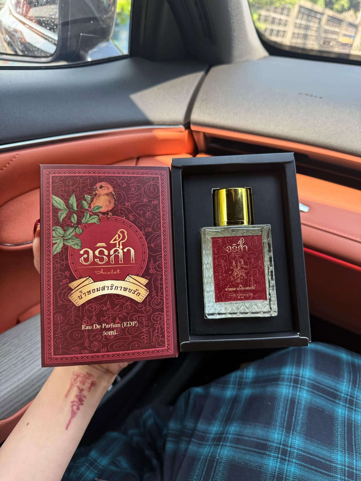 ✨ [The Sovereign of Supreme Esoteric Allure, Golden-Tongued Eloquence & Irresistible Devotion: The 2026 "Grand-Master" Sovereign Edition] Sacred "Arisa Perfume – 'Sarika Phop Rak'