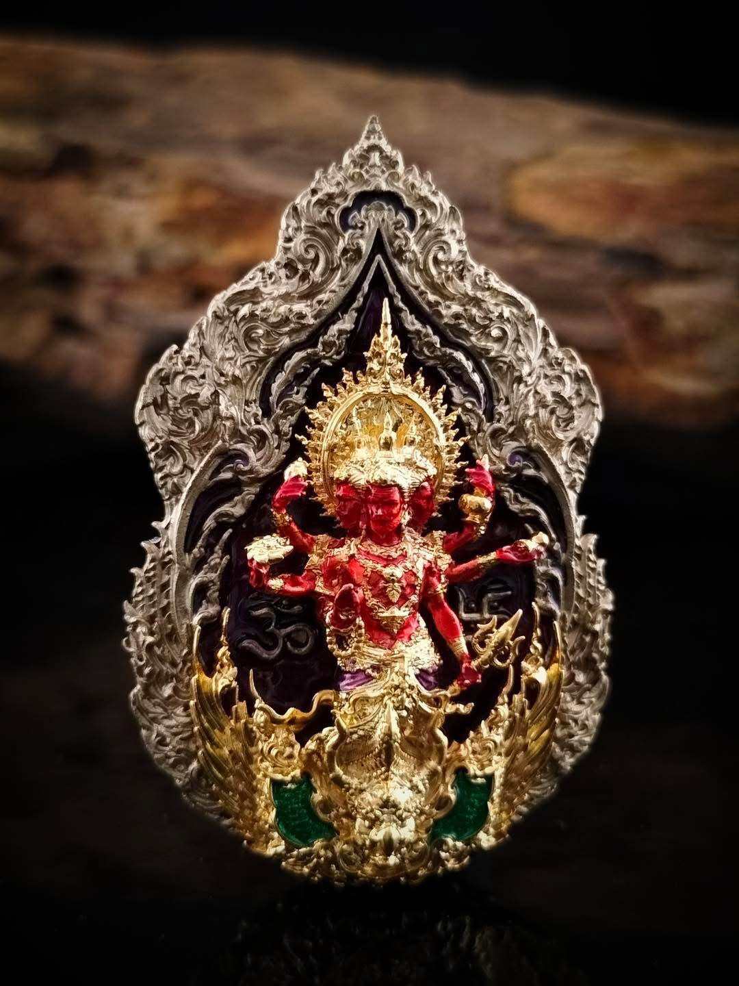 Trimurti Ganesha medallion for luck in intricate silver and gold detailing, perfect for home decor or personal blessings.