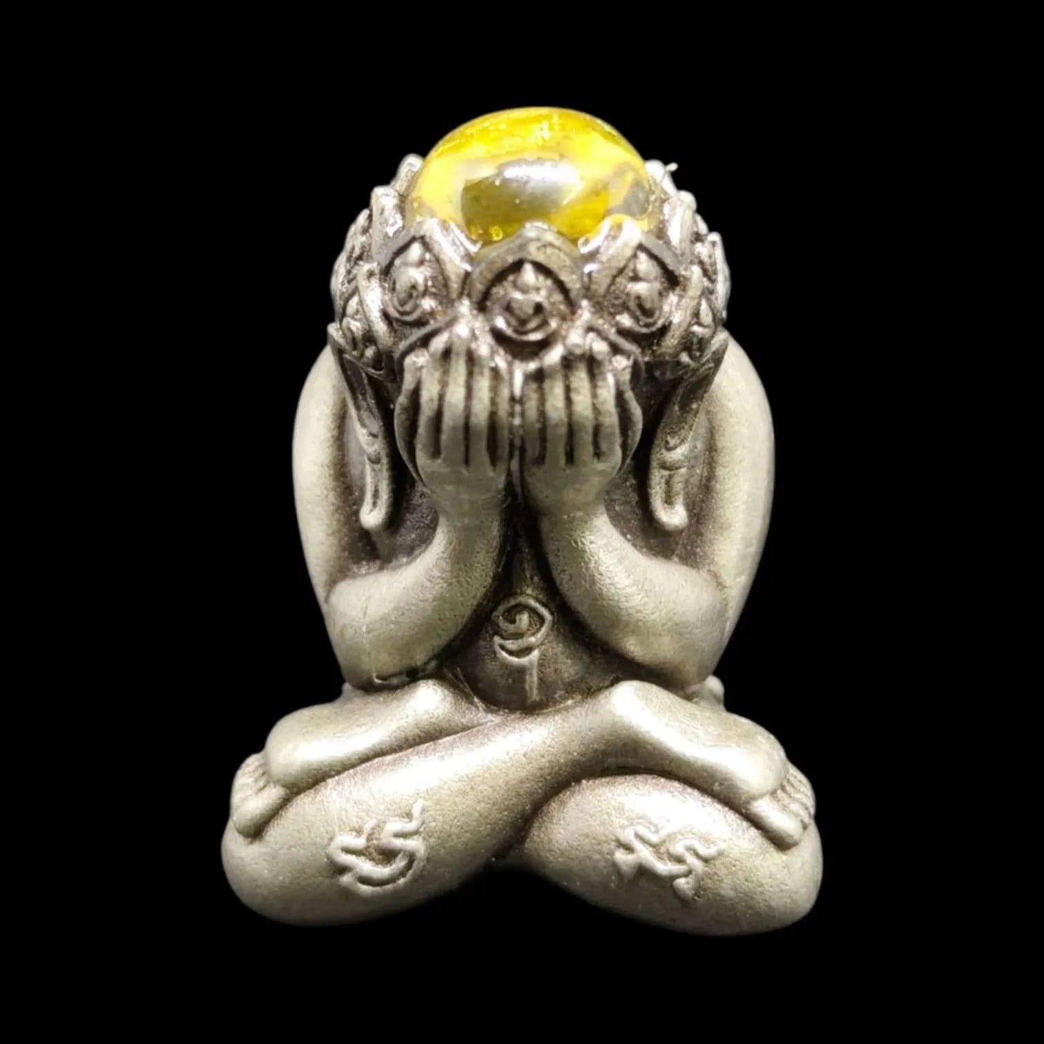 Unlock Supreme Spiritual Protection and Fortune with Phra Pidta Manee Mantra Amulet Default Title