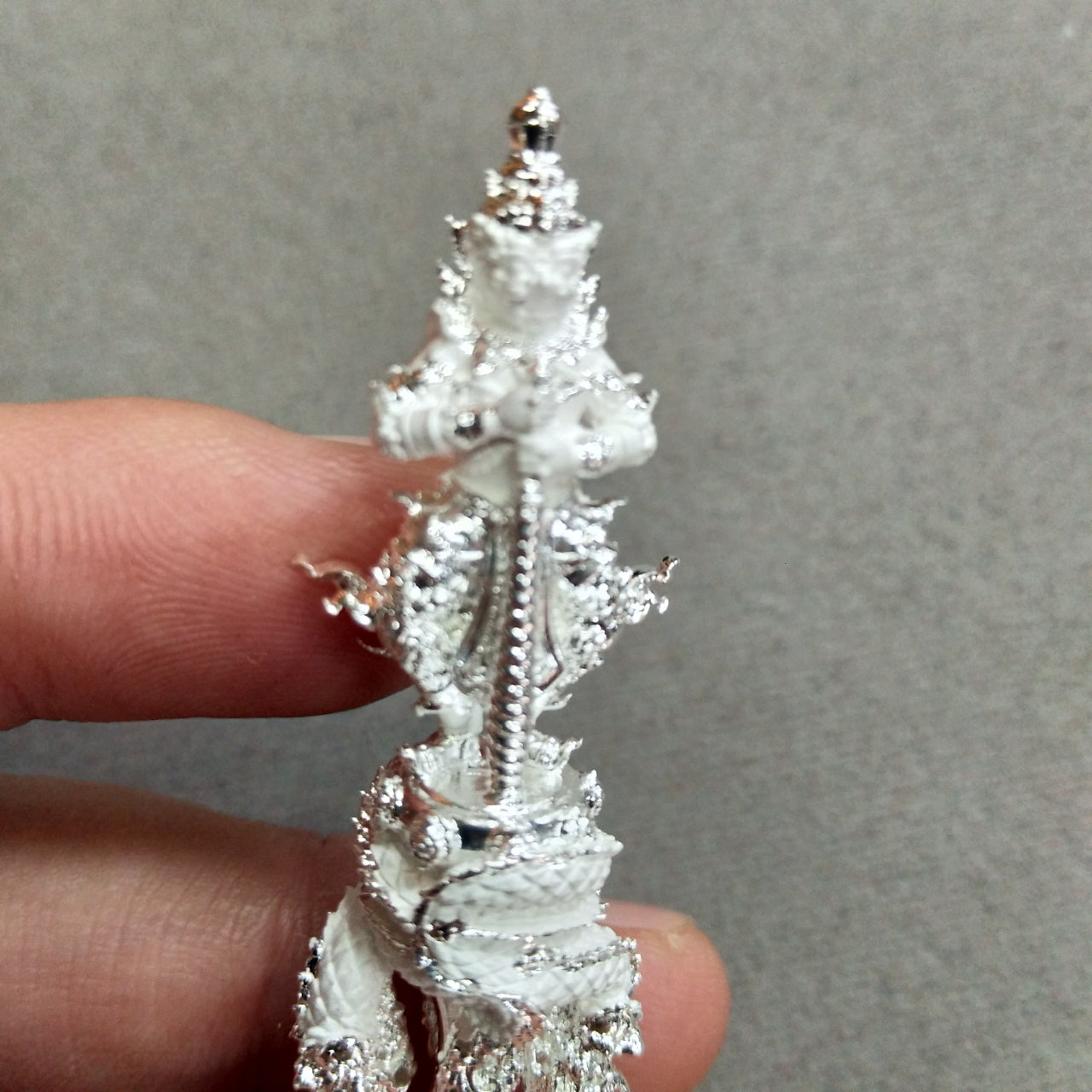 Vajra Wessuwan amulet for wealth, intricately designed with silver details for home decor and positive energy