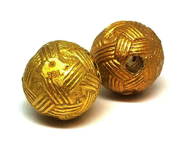 🧶 “Wealth‑Catching Rattan Sphere – Lucky ‘Money Trap’ Charm for Cashflow, Customers & Loving Support by Luang Pu Mhan, Khao Chan Hermitage, Phetchabun”